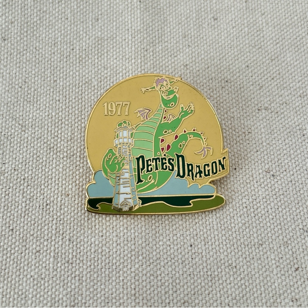 Disney Pete's Dragon Elliot "1977" Pin